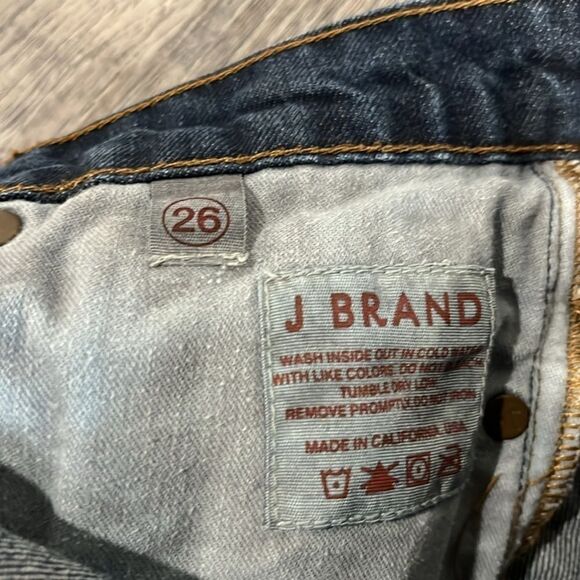 J Brand dark denim Santiago Jean denim shorts w/ bottom cuff and fray 26 - Picture 7 of 9